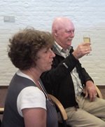Evert en zijn vrouw tijdens de uitreiking van zijn onderscheiding op 15 juni 2010